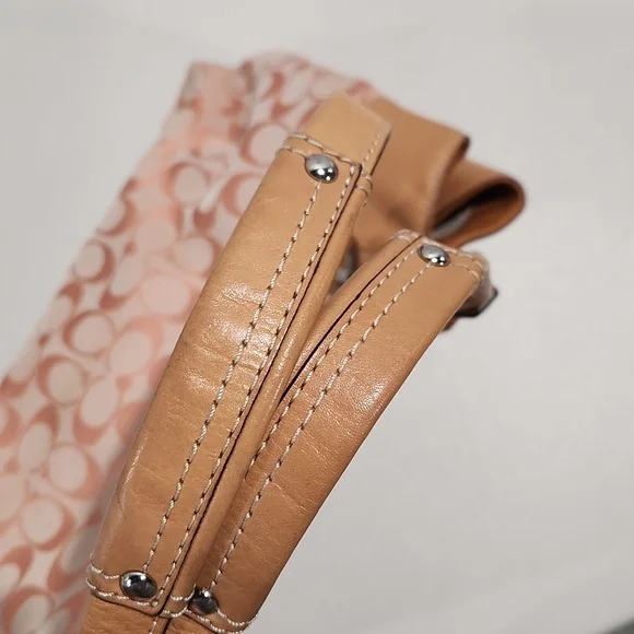 Coach - Picture 8 of 15